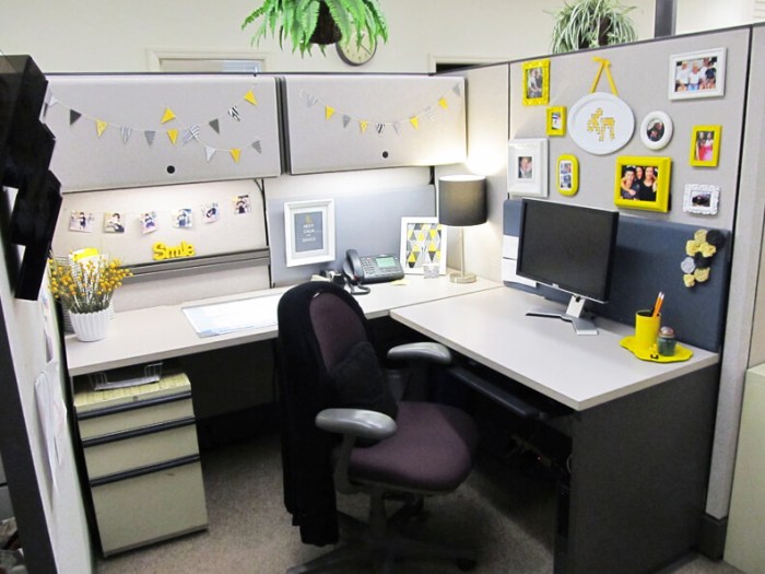 How to decorate a office room