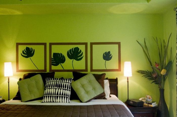 How to decorate a lime green room