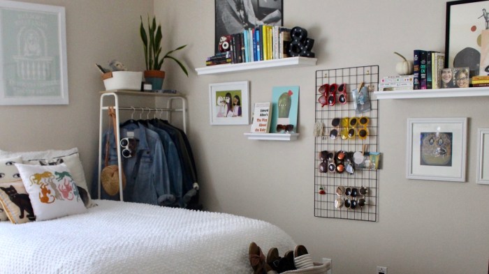 How to decorate a tiny room